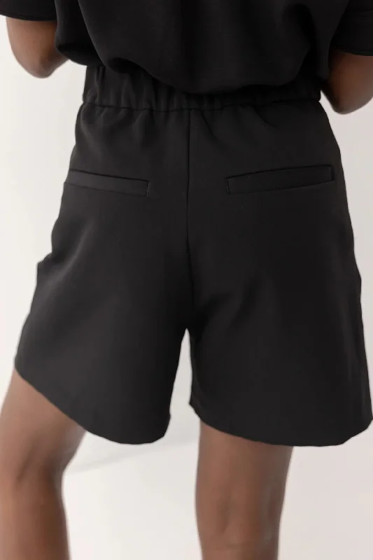 Honors the High Waisted Short in Black