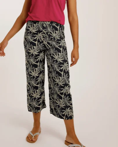 Weird Fish Tresco Lenzing EcoVero™ Cropped Trousers Midnight